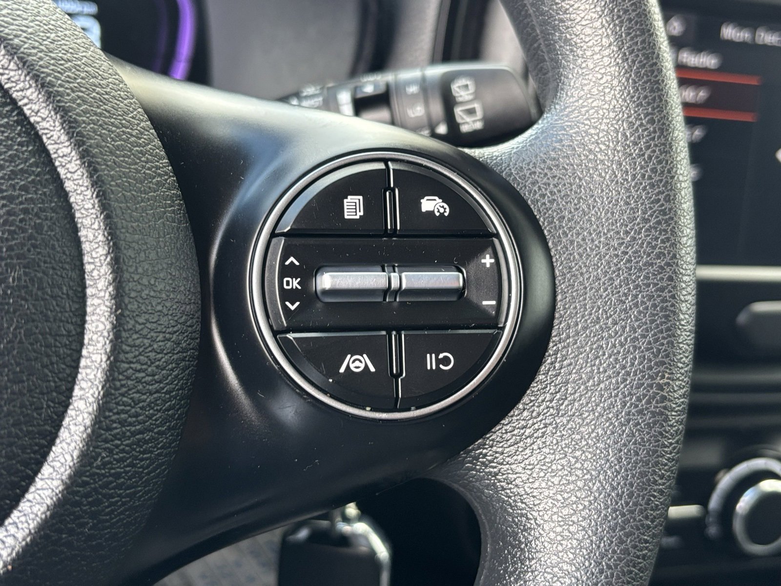 Used 2025 Kia Soul LX image 23