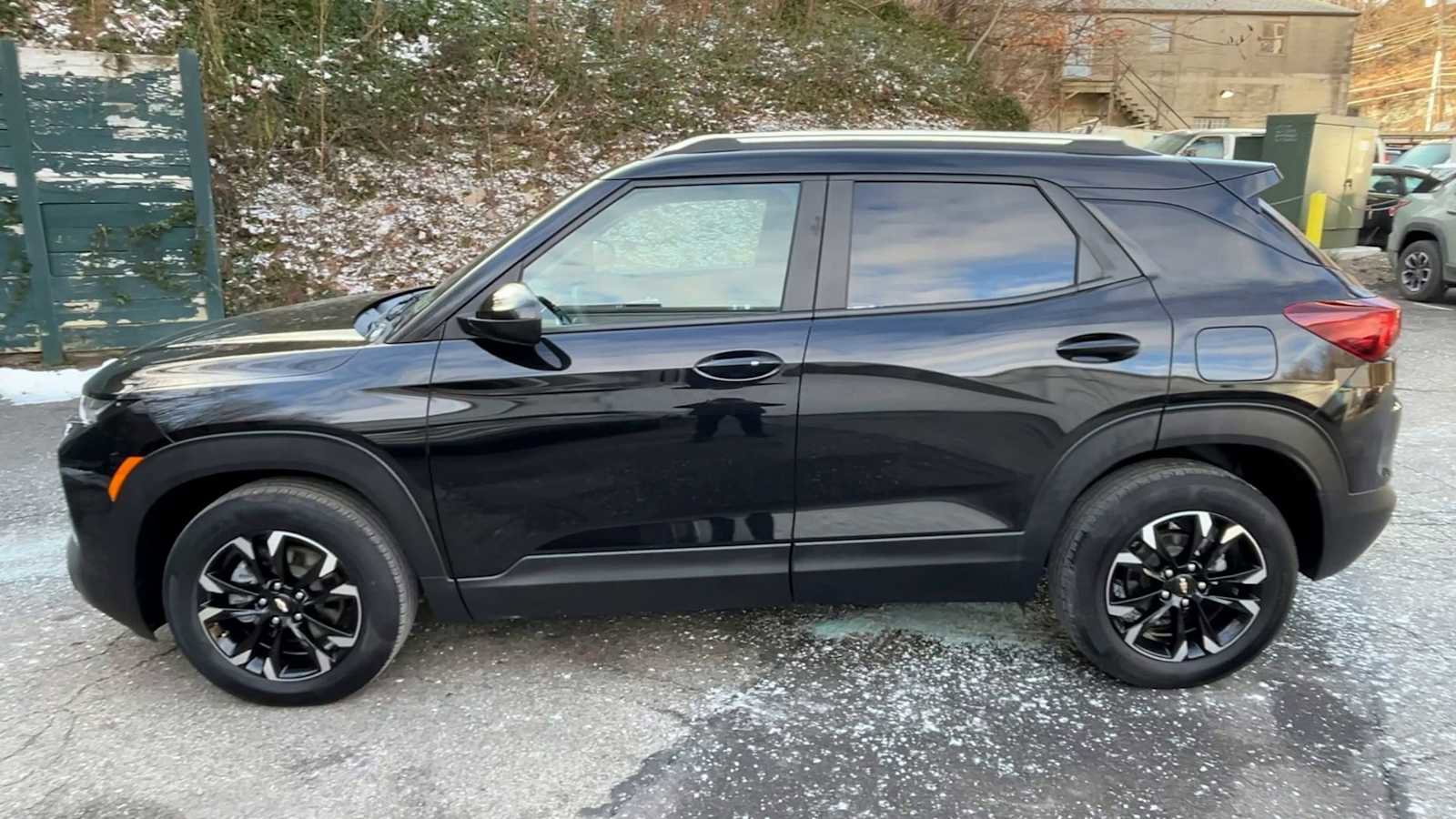 Used 2023 Chevrolet TrailBlazer LT w/ Convenience Package image 5