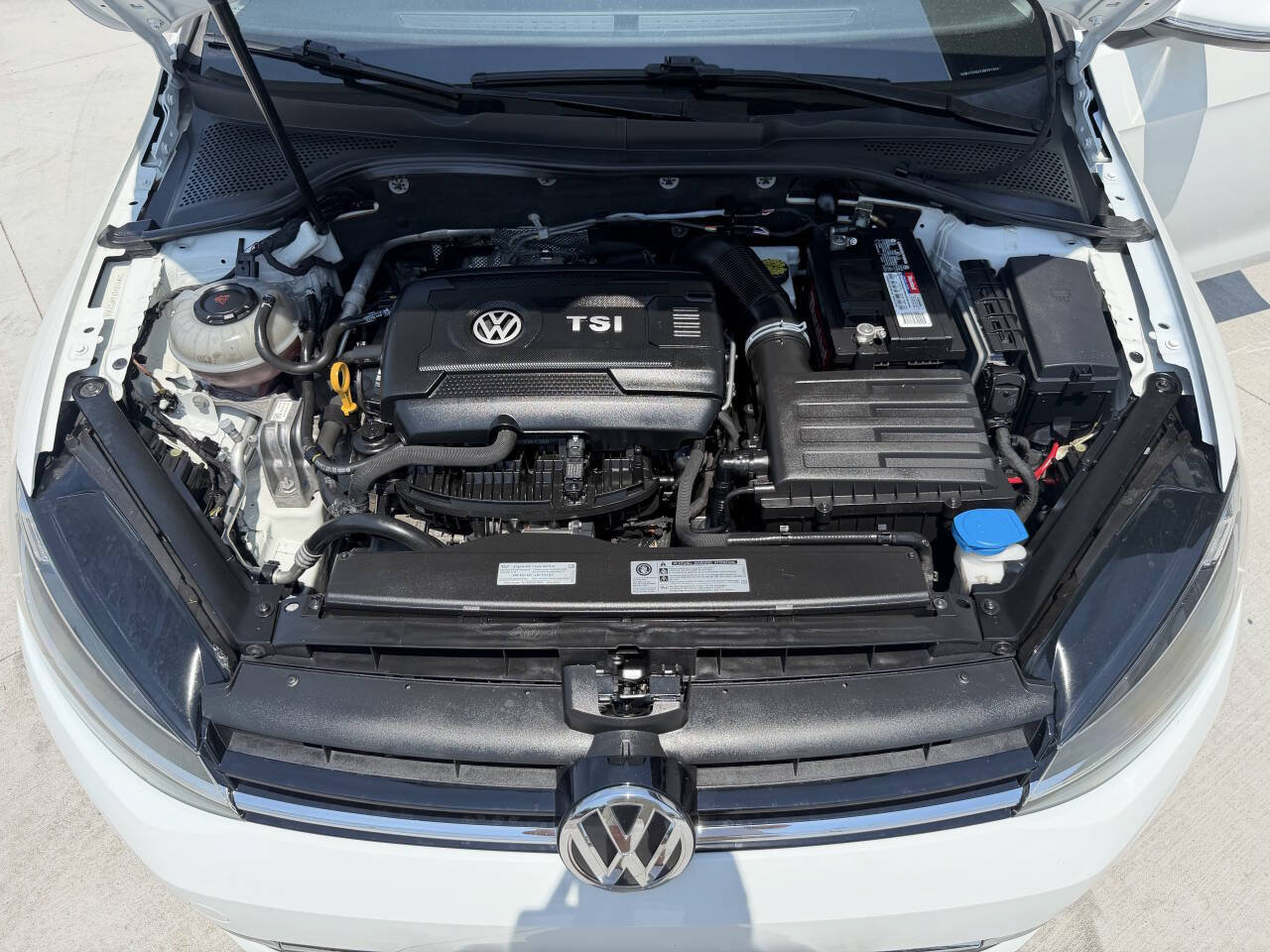 Used 2018 Volkswagen Golf S AWD/4WD image 19