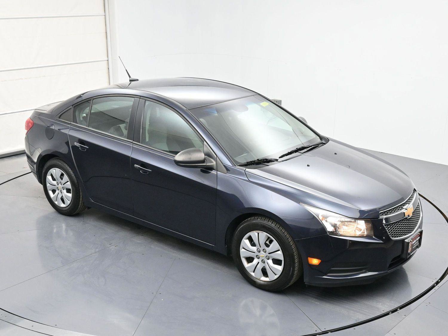 Used 2014 Chevrolet Cruze LS image 30