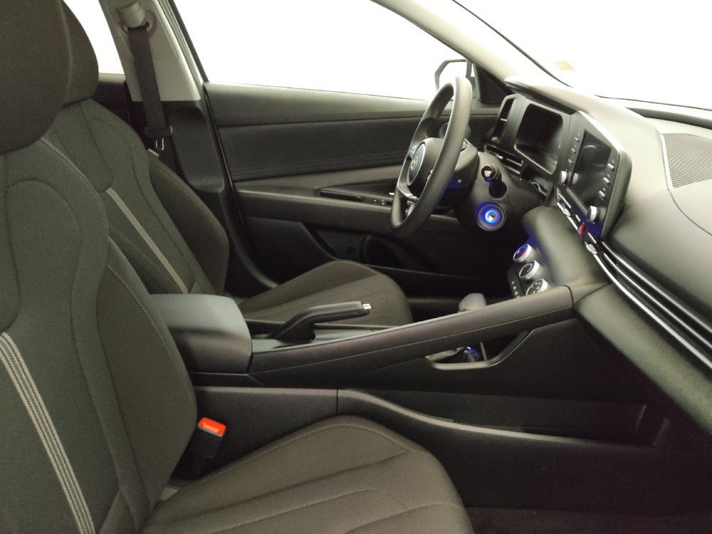 Used 2024 Hyundai Elantra SE FWD image 21