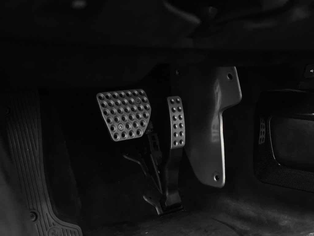 Used 2023 Ferrari SF90 Spider image 50