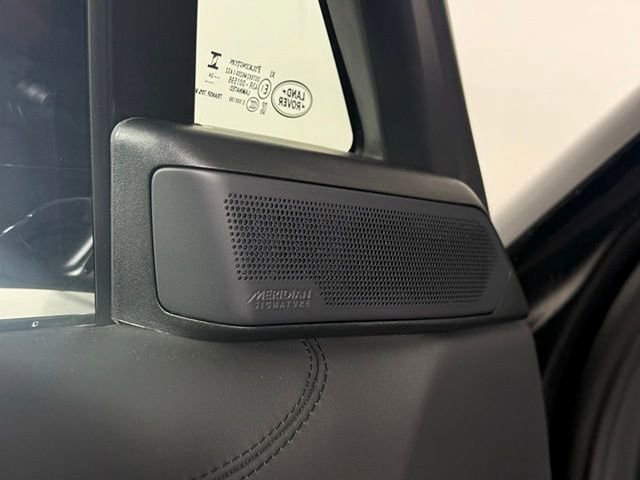 New 2025 Land Rover Range Rover SV AWD/4WD image 28
