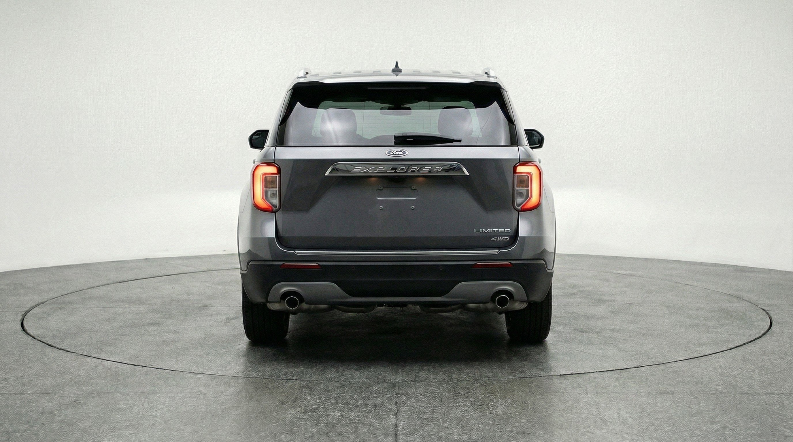 Used 2024 Ford Explorer Limited image 7