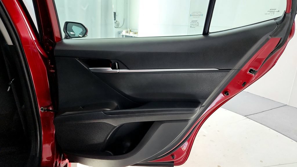 Used 2021 Toyota Camry LE w/ Cold Weather Package FWD image 18