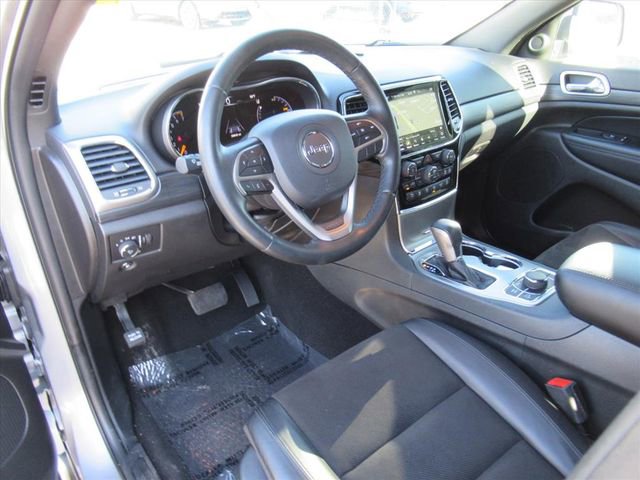 Used 2020 Jeep Grand Cherokee Laredo w/ Quick Order Package 2BN North AWD/4WD image 16