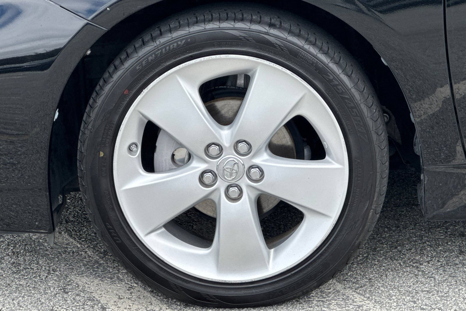 Used 2015 Toyota Prius Five FWD image 25