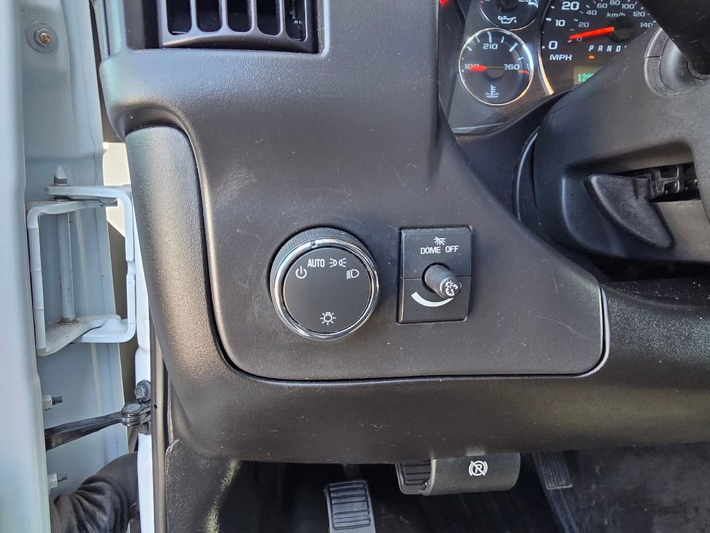 Used 2024 GMC Savana 2500 w/ Driver Convenience Package image 12