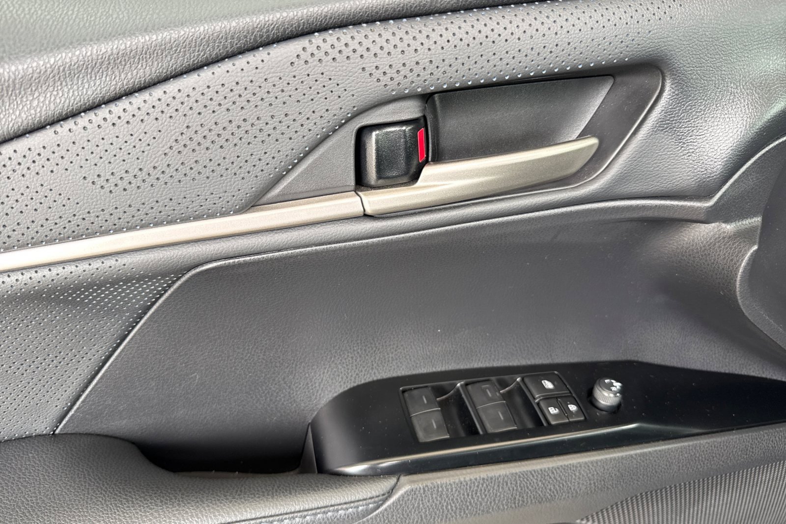 Certified 2025 Toyota Camry XSE FWD image 10