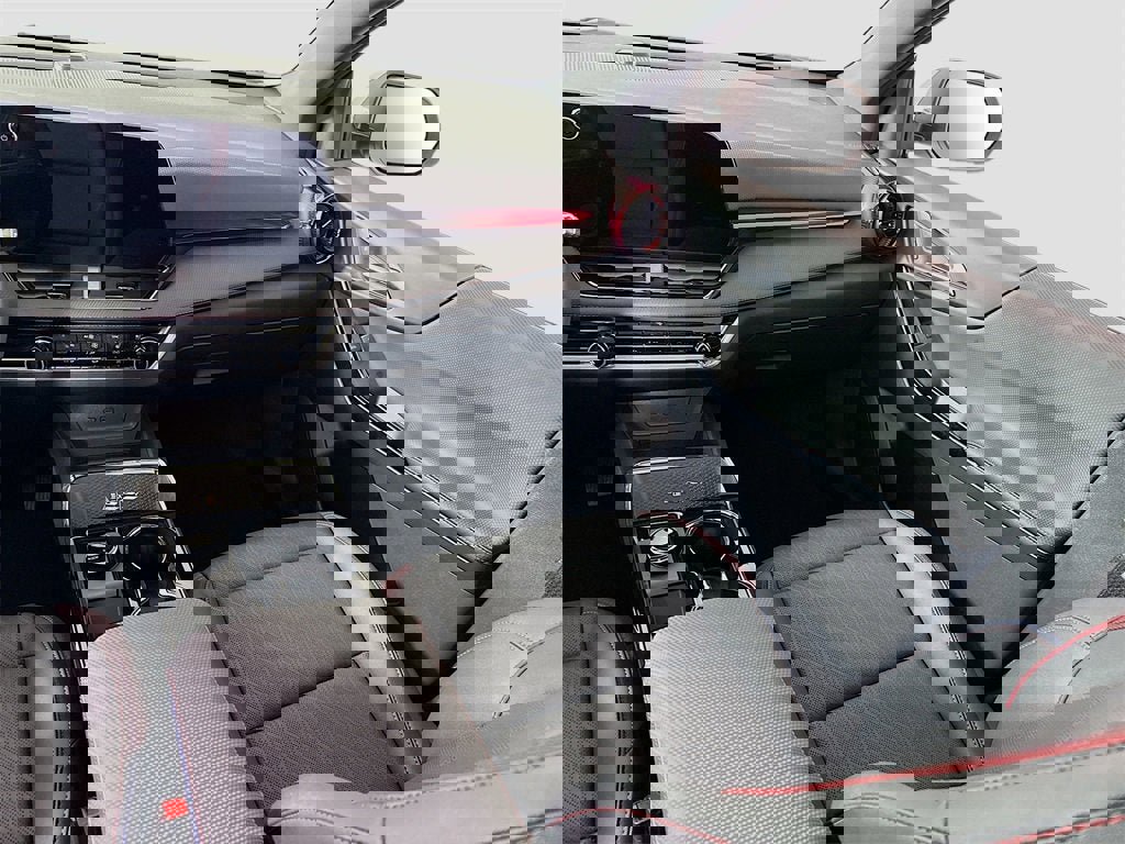 Used 2025 Chevrolet Equinox RS w/ Safety and Technology Package image 17