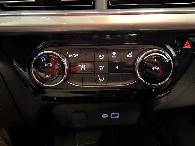 Certified 2025 Chevrolet Trax LT image 23