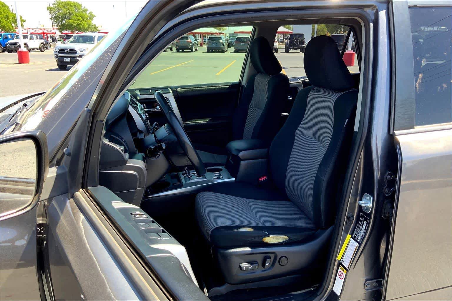Used 2015 Toyota 4Runner SR5 AWD/4WD image 7