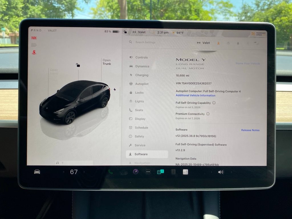 Used 2025 Tesla Model Y Long Range AWD/4WD image 2