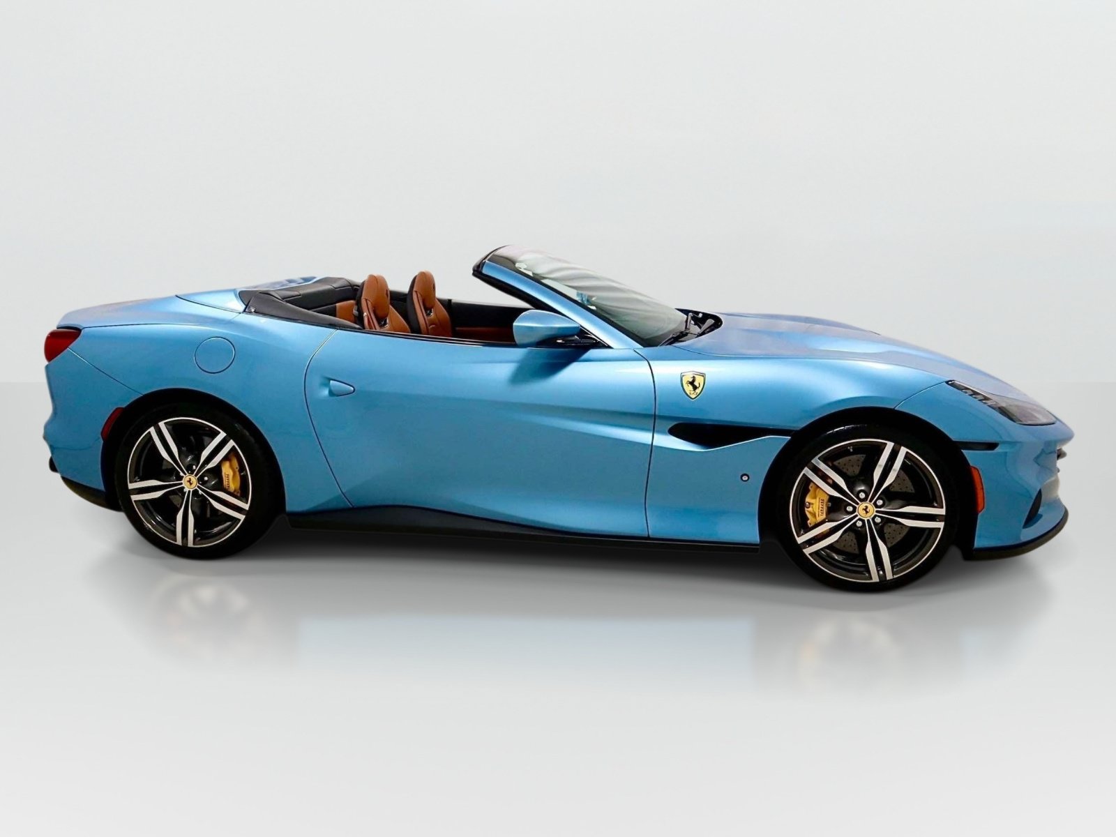 Certified 2022 Ferrari Portofino M RWD image 6