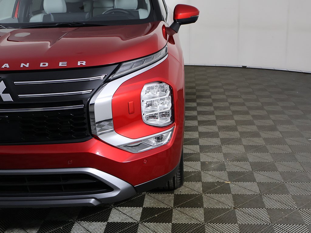 New 2025 Mitsubishi Outlander SE image 17