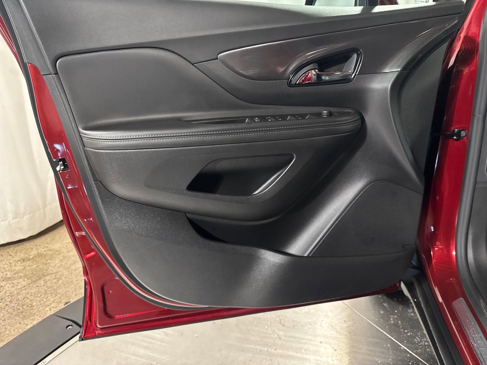 Used 2021 Buick Encore Preferred w/ Safety Package II image 24