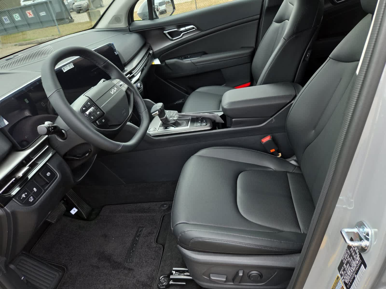 New 2026 Kia Sportage SX FWD image 4