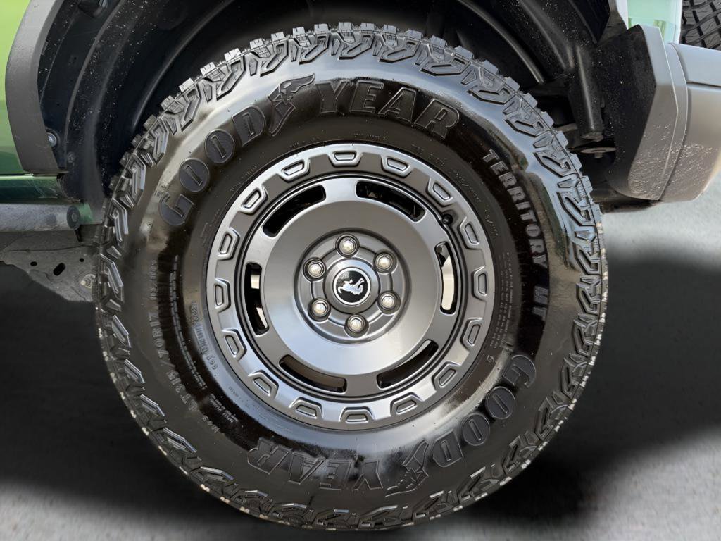 Used 2023 Ford Bronco Everglades image 28