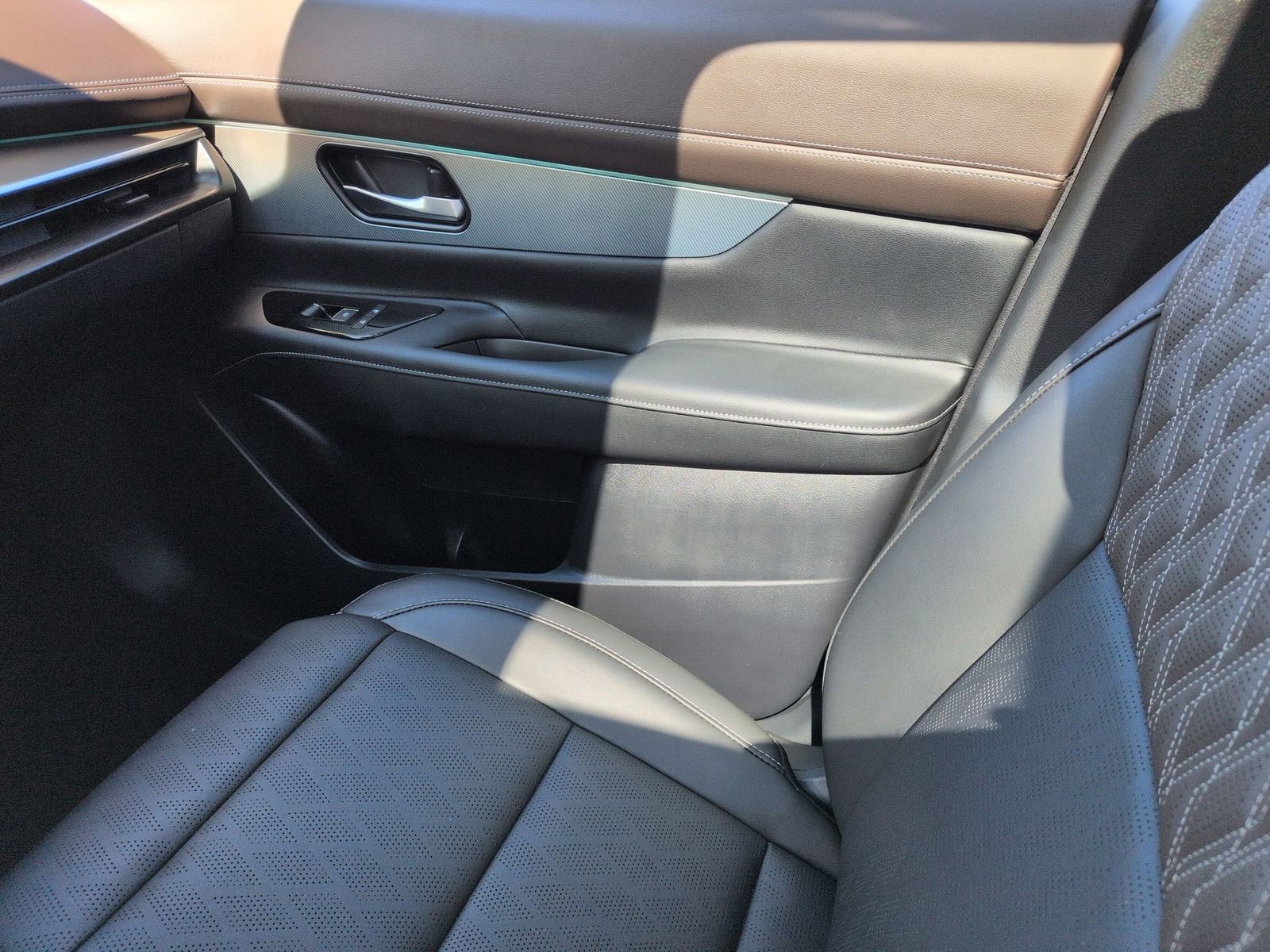 Certified 2025 Nissan Murano Platinum image 35