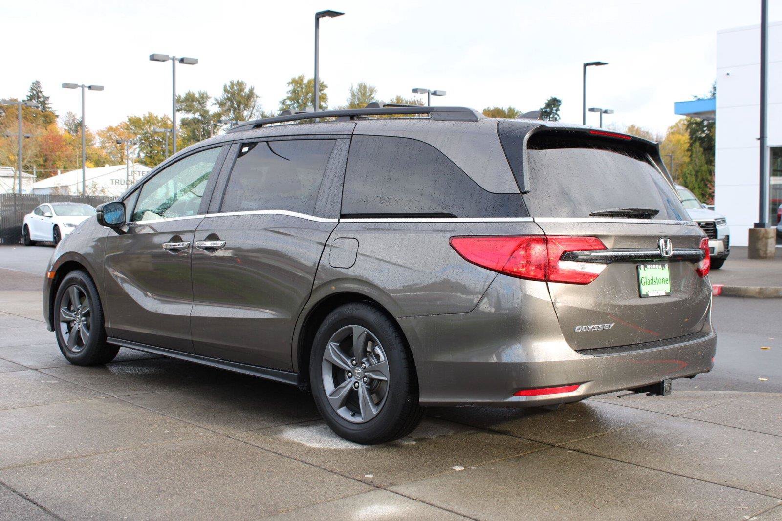 Used 2021 Honda Odyssey EX image 3