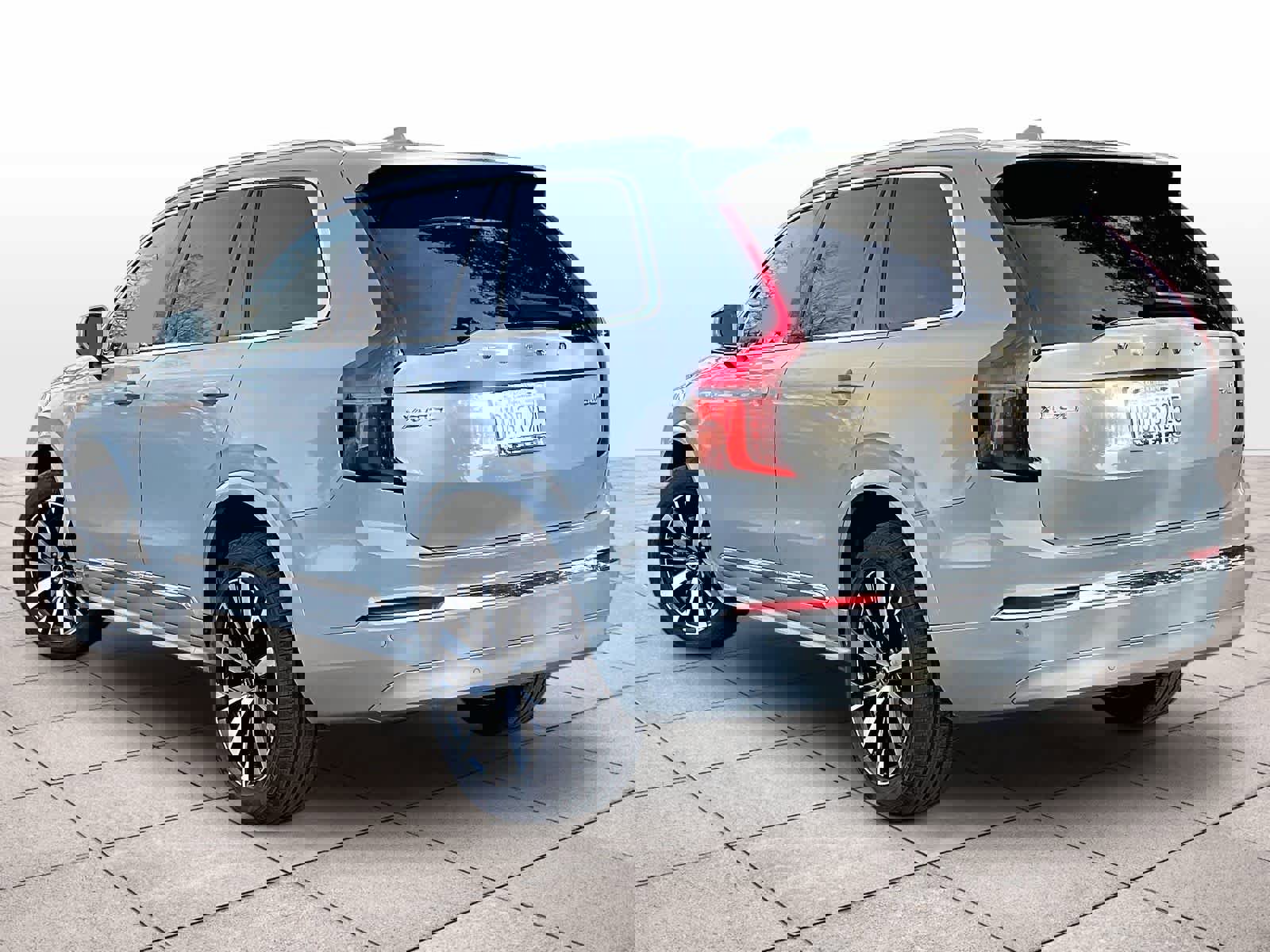 Used 2025 Volvo XC90 B6 Core w/ Protection Package Premier image 15