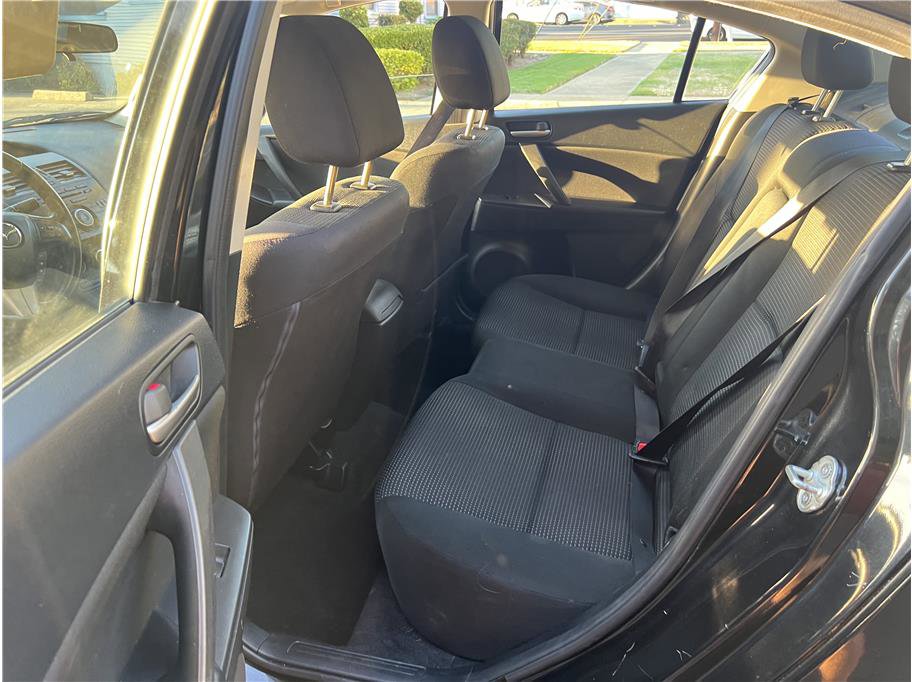 Used 2013 MAZDA MAZDA3 i Touring image 11