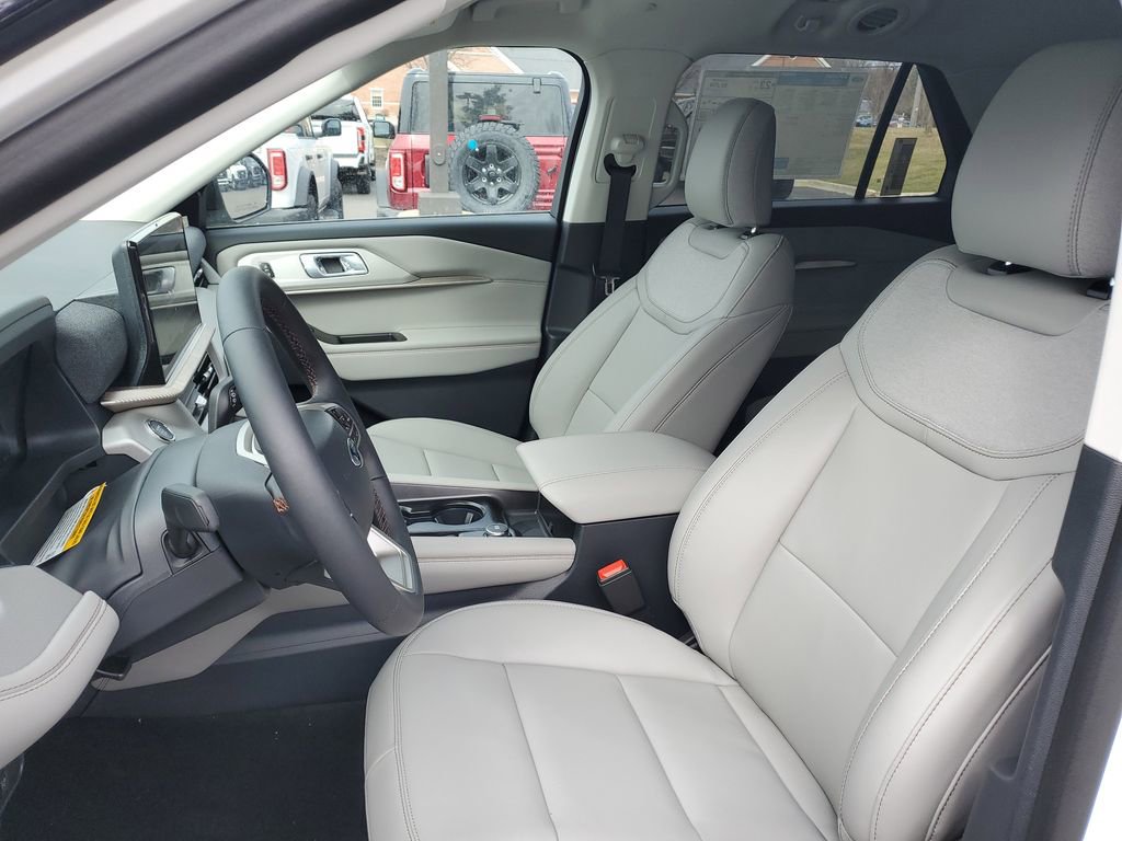 New 2026 Ford Explorer Active w/ Active Comfort Package image 7