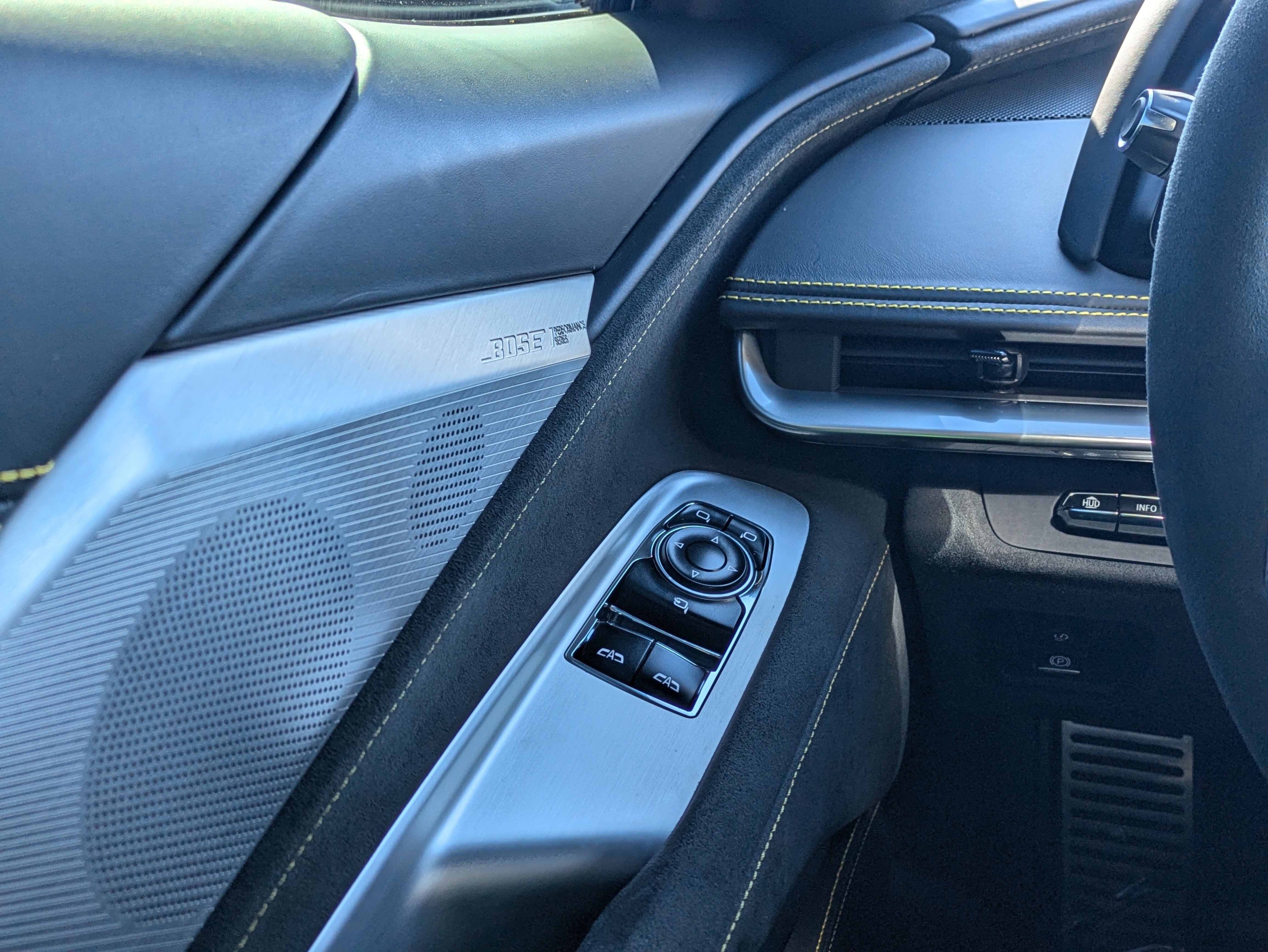 Used 2021 Chevrolet Corvette Stingray Premium Cpe w/ Z51 Performance Package image 24