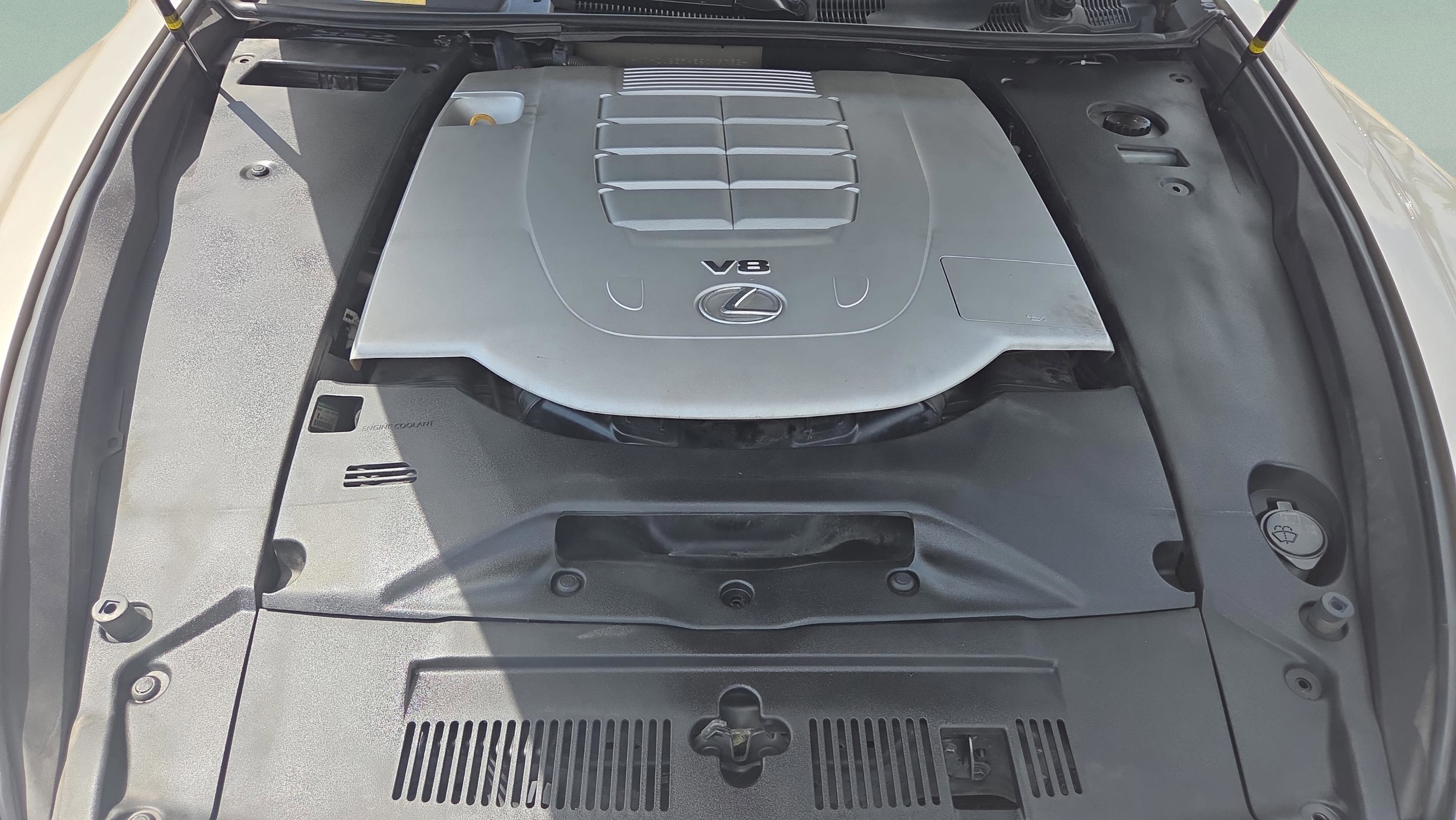 Used 2014 Lexus LS 460 AWD w/ Comfort Package image 22