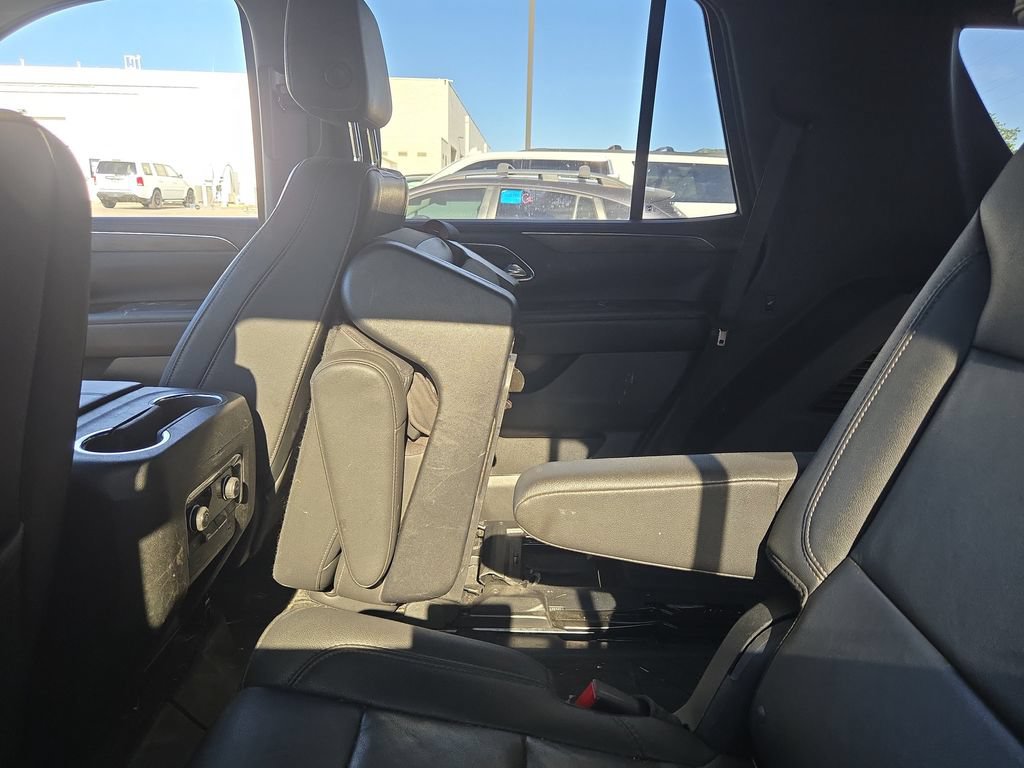 Used 2023 Chevrolet Tahoe Z71 w/ Luxury Package AWD/4WD image 5