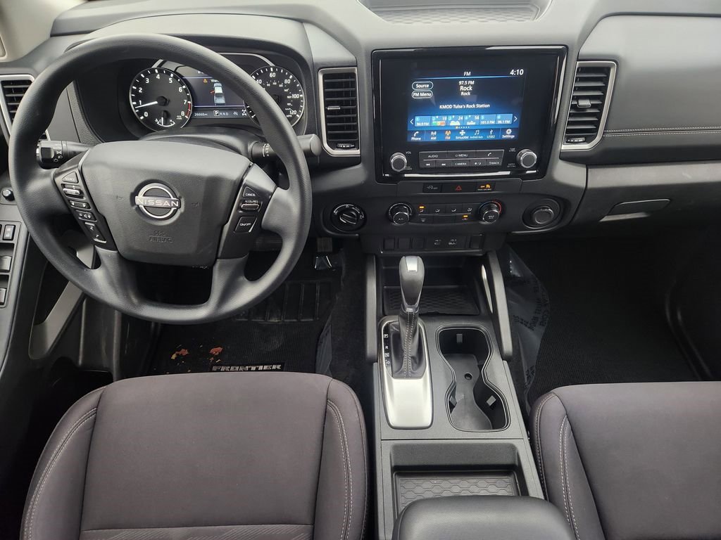 Used 2024 Nissan Frontier SV image 25