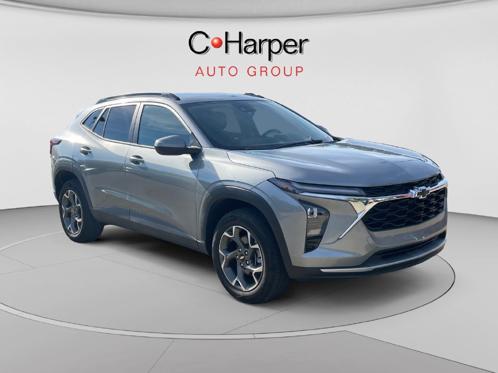 Used 2025 Chevrolet Trax LT w/ Driver Confidence Package FWD image 1