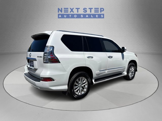 Used 2018 Lexus GX 460 Premium w/ Premium Package AWD/4WD image 8