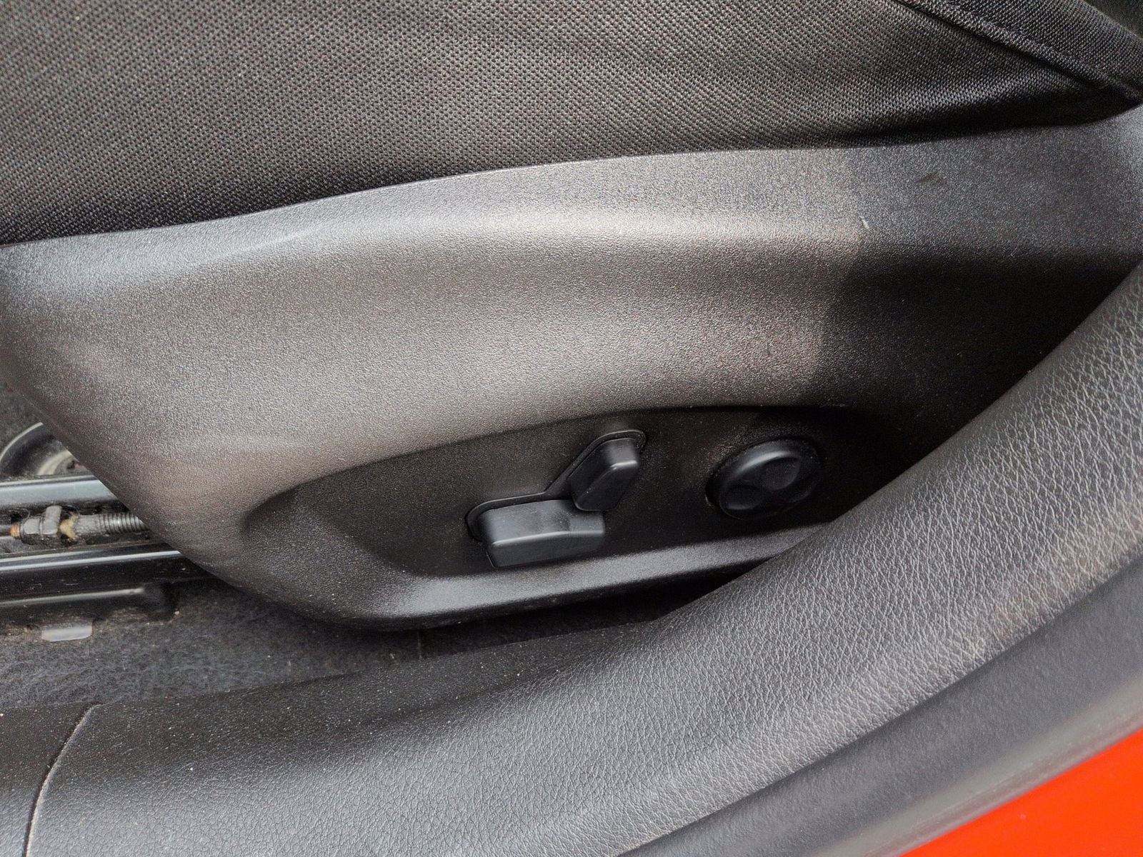 Used 2017 Jeep Renegade Latitude w/ Popular Equipment Group AWD/4WD image 22