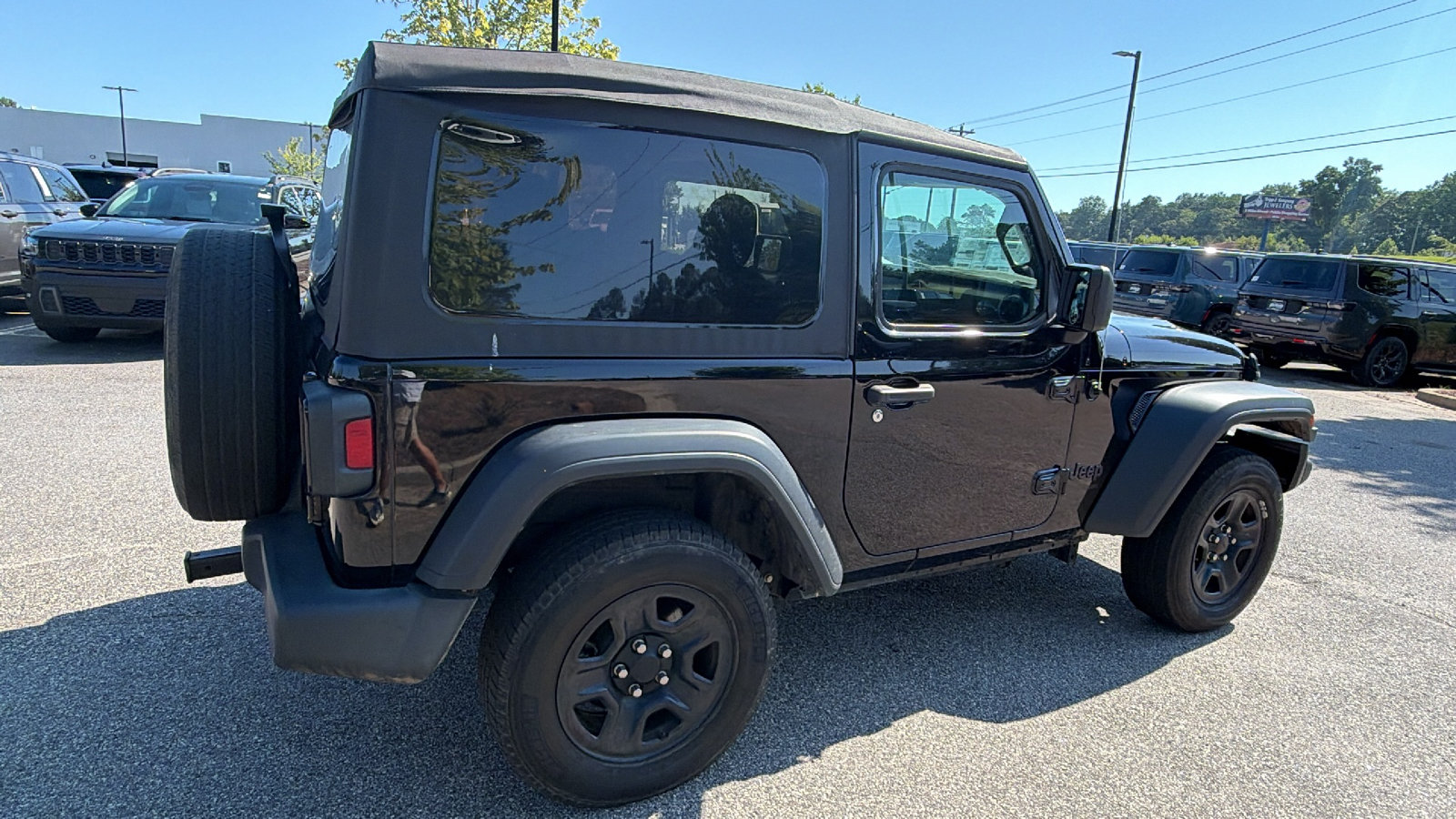 Used 2023 Jeep Wrangler Sport AWD/4WD image 8
