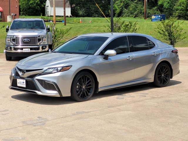 Used 2024 Toyota Camry XSE FWD image 3