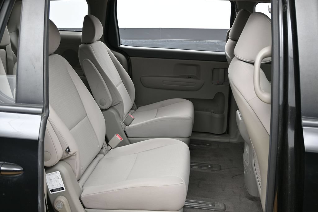 Used 2018 Kia Sedona L FWD image 29