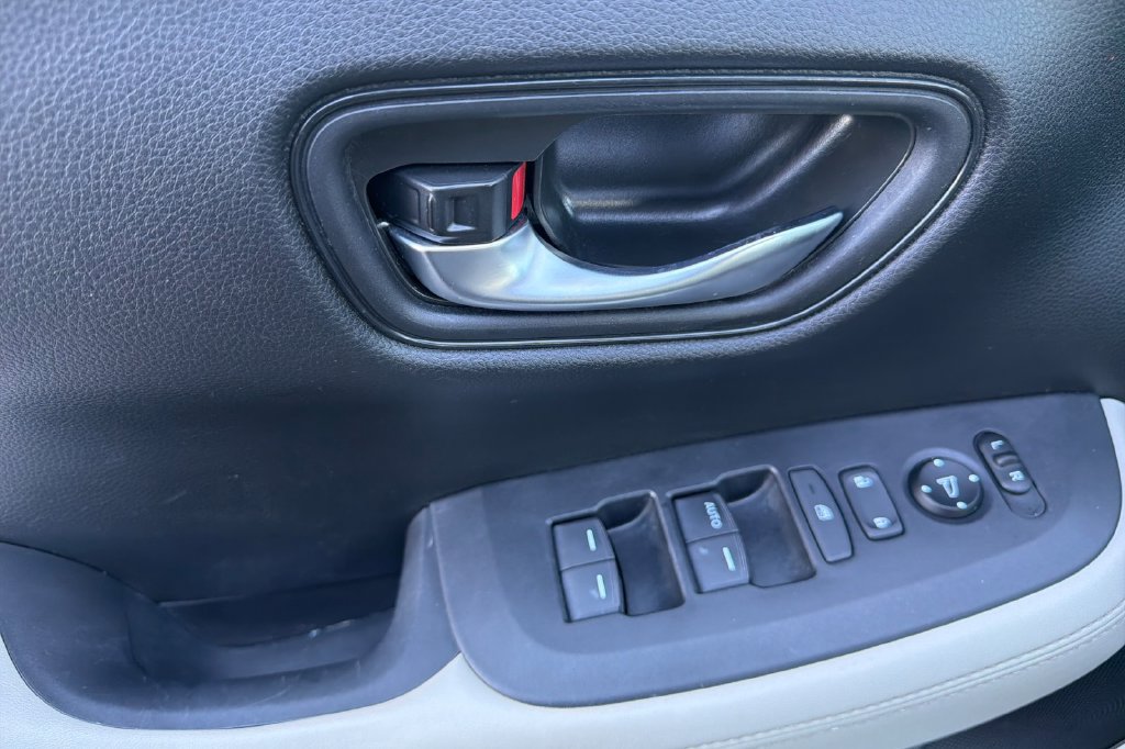 Certified 2024 Honda HR-V LX image 13