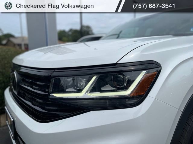Used 2023 Volkswagen Atlas Cross Sport SEL R-Line AWD/4WD image 11