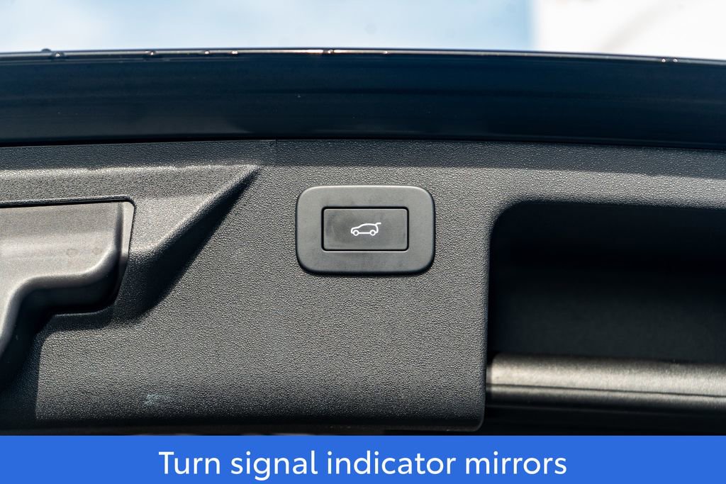 Used 2023 Land Rover Discovery Sport S image 11