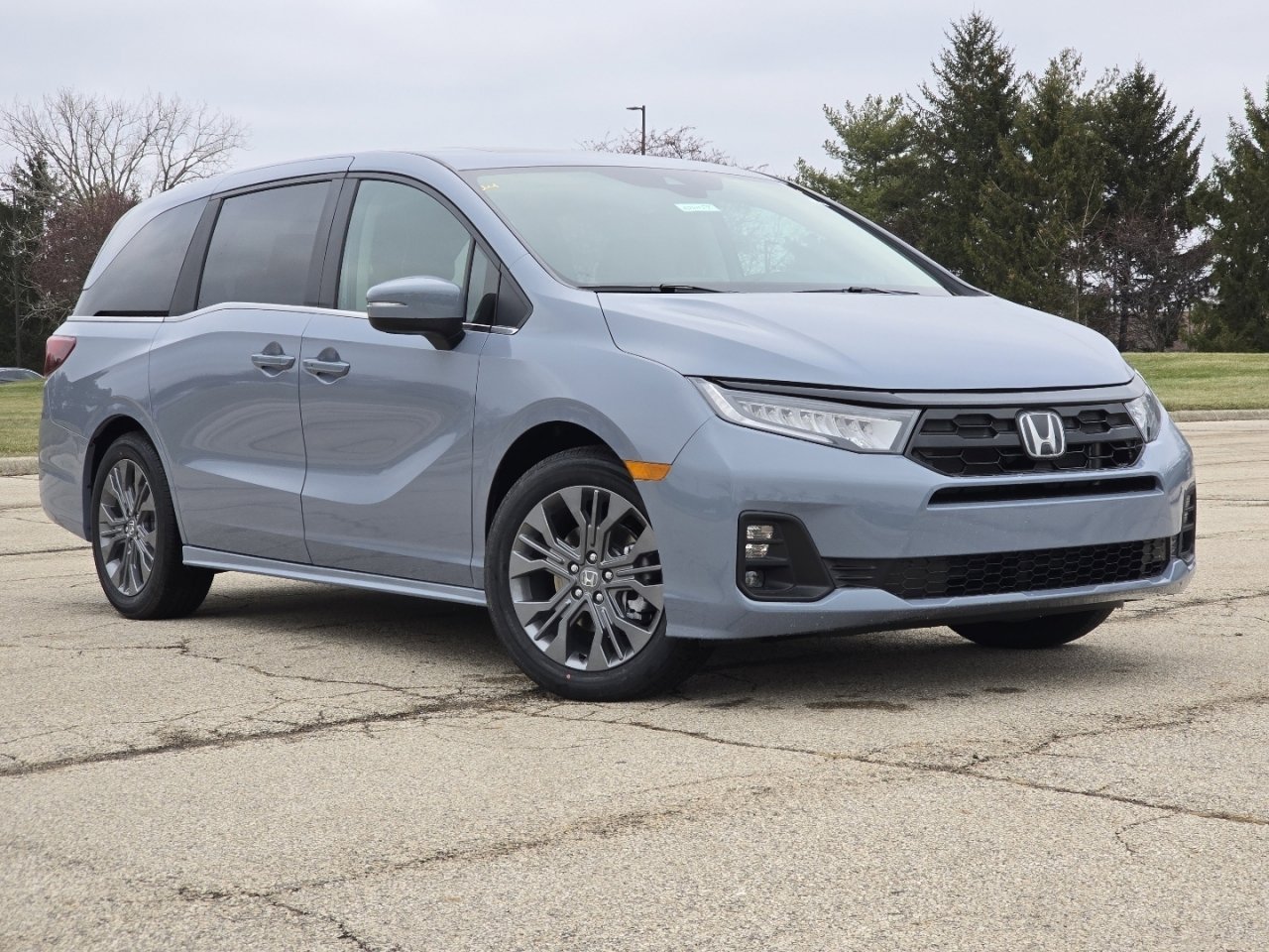 New 2026 Honda Odyssey Touring image 2