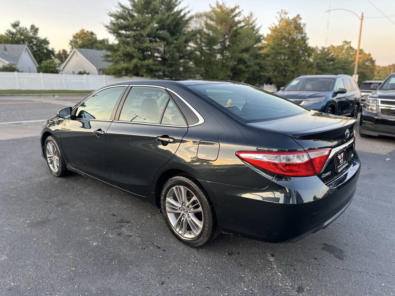 Used 2015 Toyota Camry SE image 5