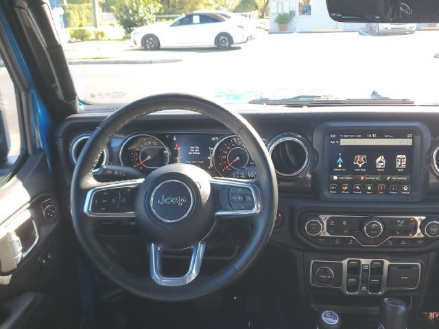 Used 2022 Jeep Wrangler Unlimited Sahara AWD/4WD image 18