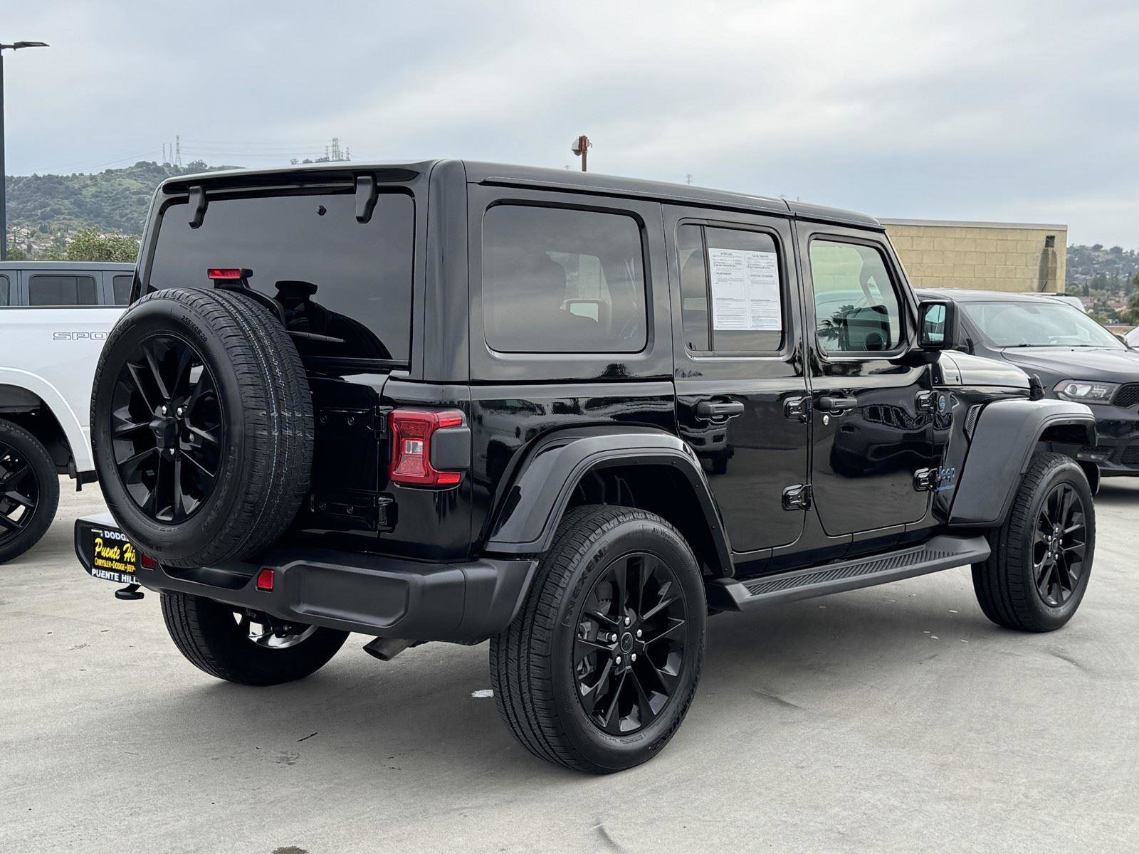 Certified 2025 Jeep Wrangler Sahara image 7
