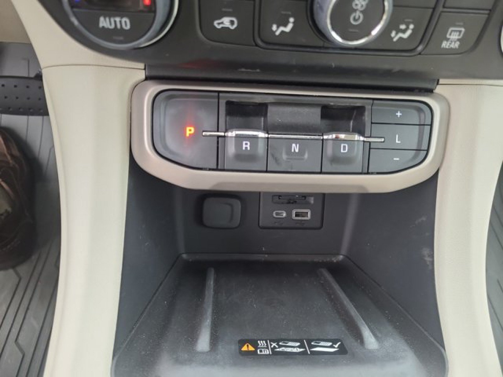 Used 2023 GMC Acadia Denali w/ Trailering Package AWD/4WD image 35