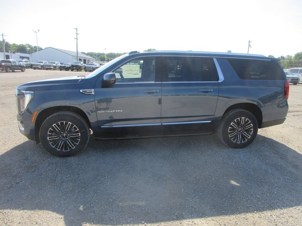 New 2026 GMC Yukon XL Elevation w/ Elevation Premium Package AWD/4WD image 7