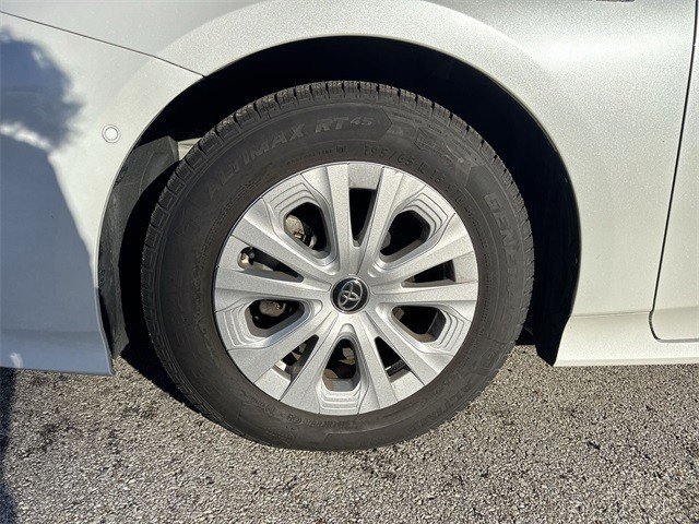 Used 2022 Toyota Prius LE image 34