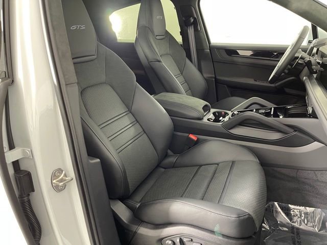 New 2026 Porsche Cayenne GTS image 25