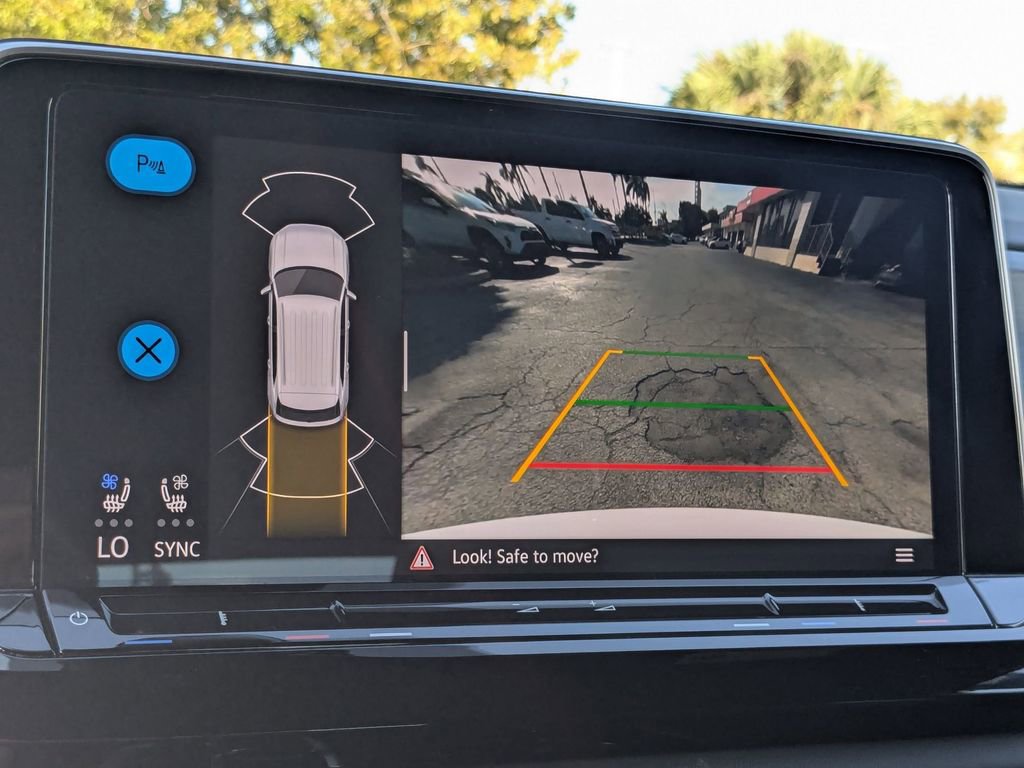 Used 2025 Volkswagen Atlas Cross Sport SE image 18