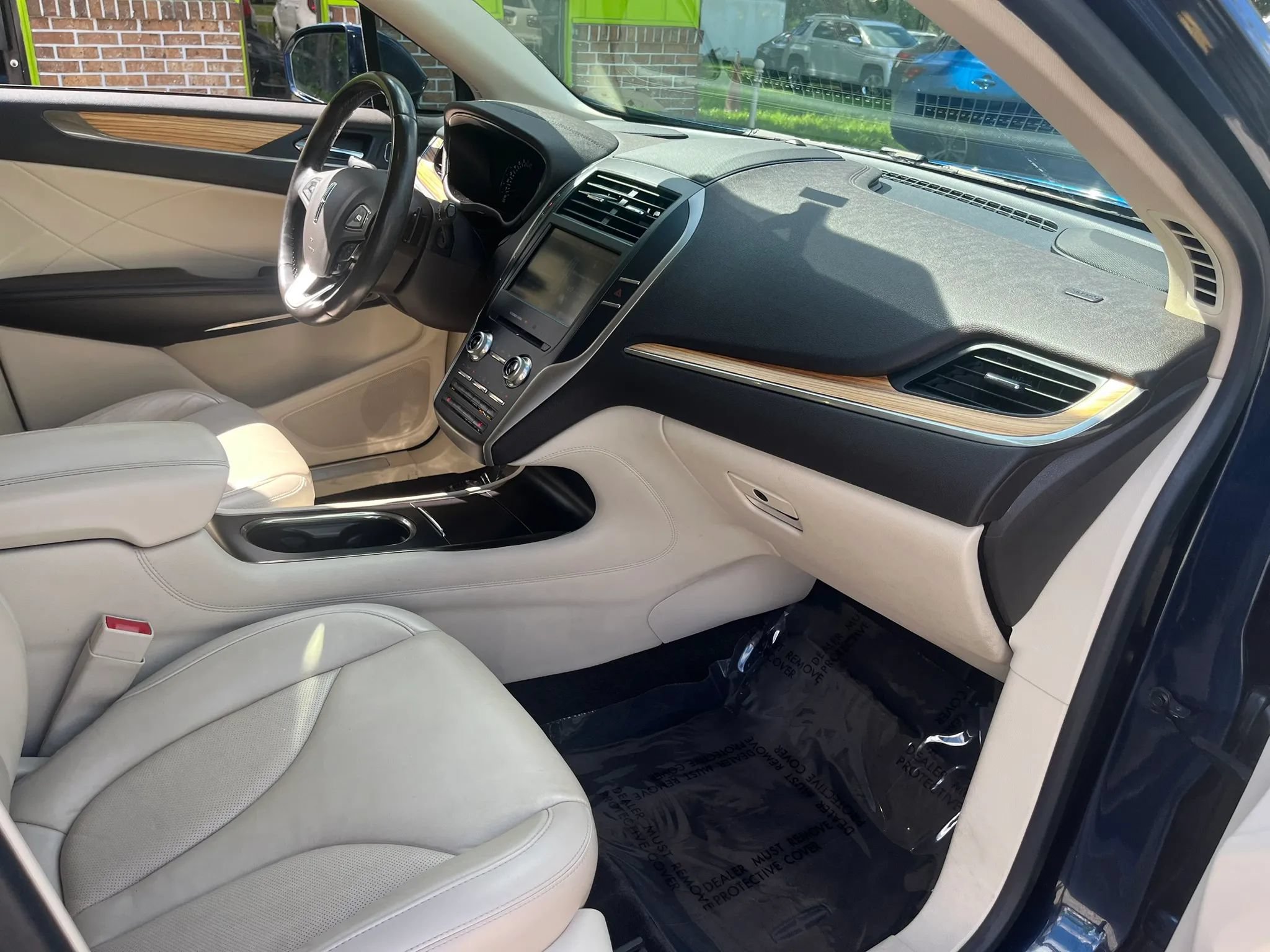 Used 2015 Lincoln MKC FWD w/ Equipment Group 101A Select image 32